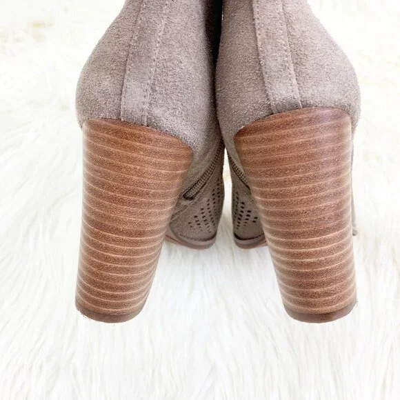 Lucky Brand "Lakyn" Taupe Perforated Peep Toe Ankle Boots/Booties Women's Size 9 - Picture 6 of 11